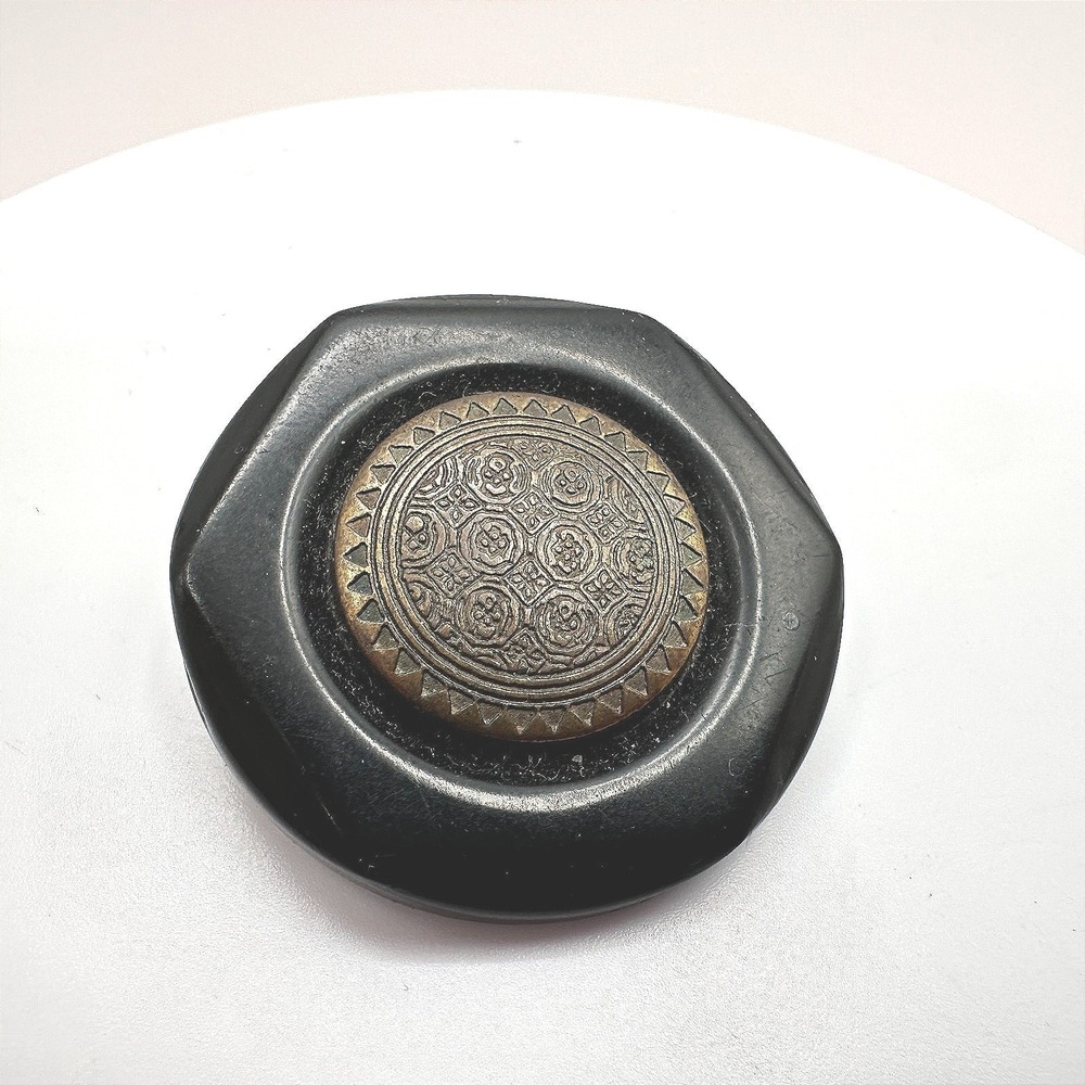 Black and Gold Floral Medallion Women's Brooch